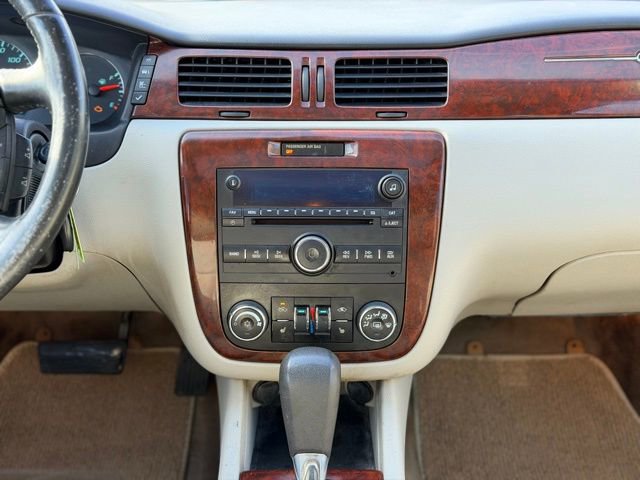 Used 2010 Chevrolet Impala LT w/ Luxury Edition Package image 19