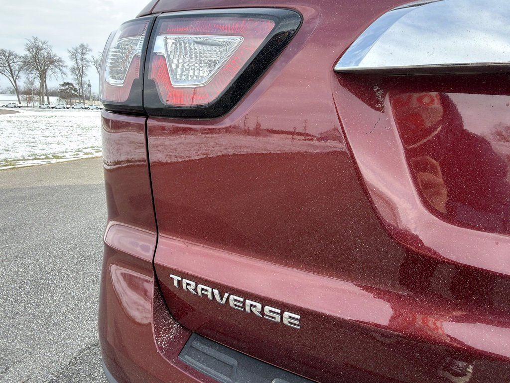 Used 2017 Chevrolet Traverse LT w/ Style and Technology Package image 10