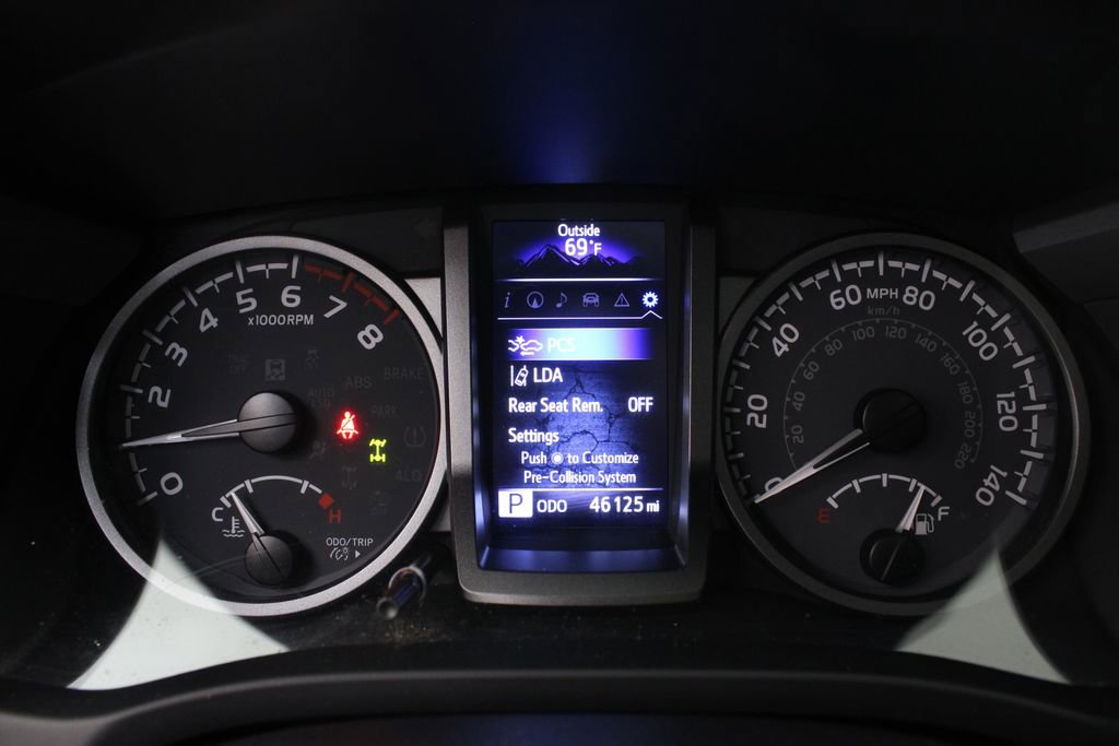 Used 2023 Toyota Tacoma TRD Off-Road w/ TRD Premium Off Road Package AWD/4WD image 10