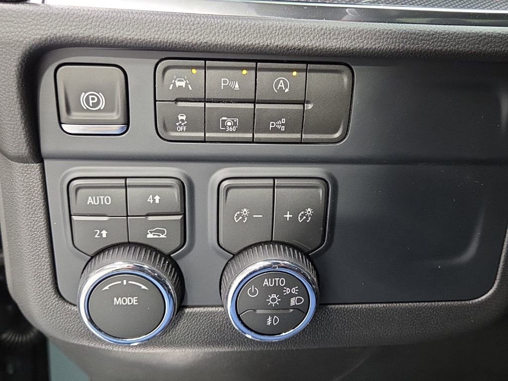 New 2026 Chevrolet Suburban RST image 30