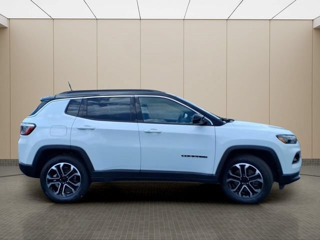 Used 2024 Jeep Compass Limited AWD/4WD image 7