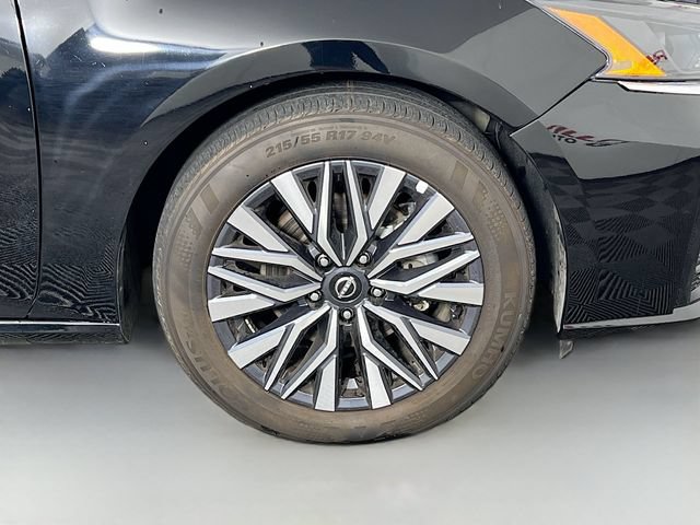 Used 2025 Nissan Altima 2.5 SV FWD image 35