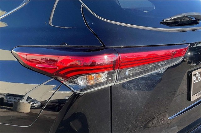 Used 2023 Toyota Highlander LE image 27