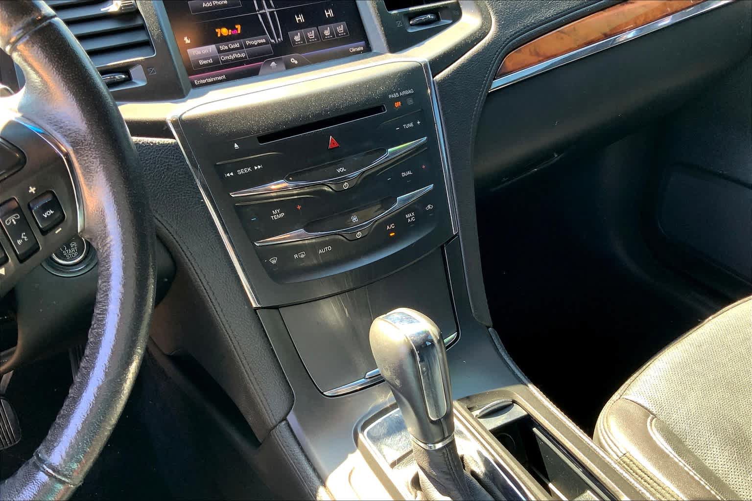 Used 2014 Lincoln MKS FWD image 19