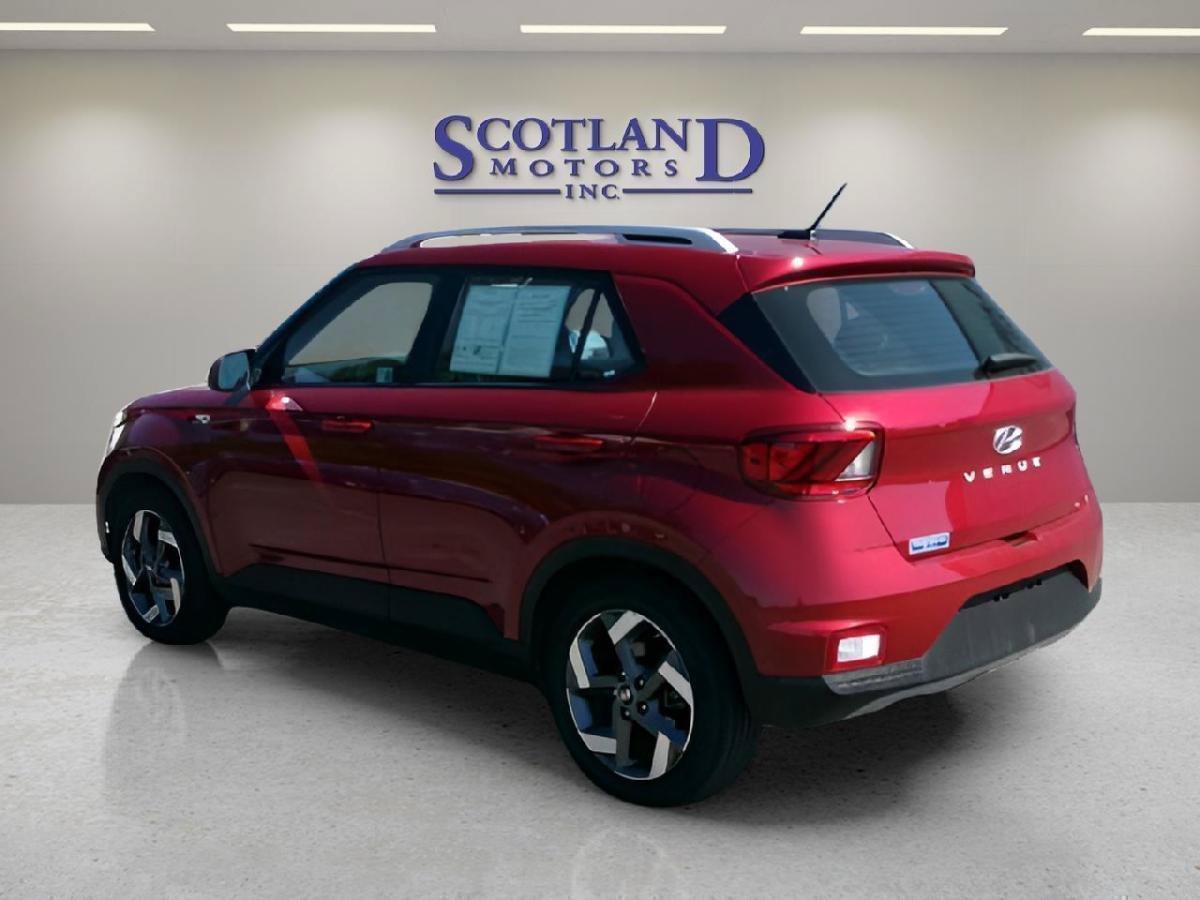 Used 2025 Hyundai Venue SEL FWD image 8