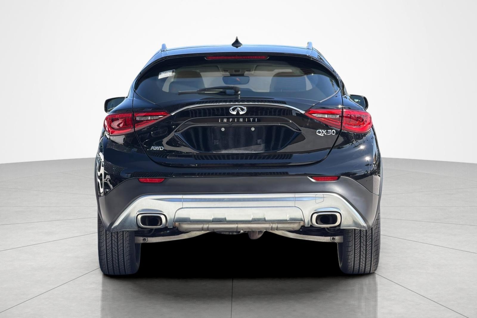 Used 2018 INFINITI QX30 AWD w/ Cargo Package image 4