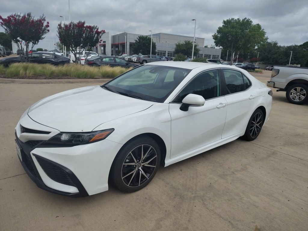 Used 2023 Toyota Camry SE