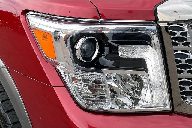 Used 2017 Nissan Titan Platinum Reserve AWD/4WD image 28