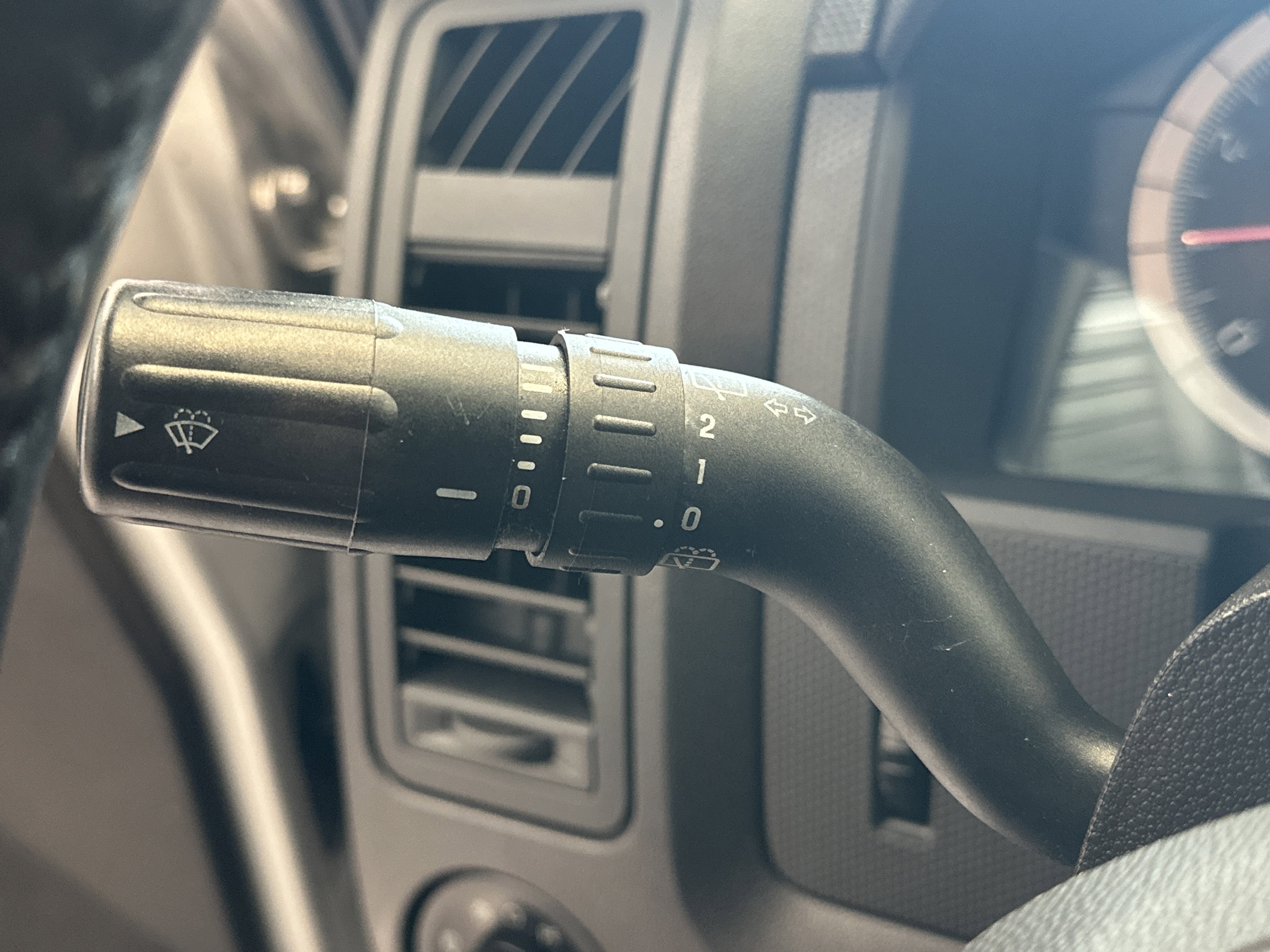 Used 2009 Ford Escape XLT FWD image 29