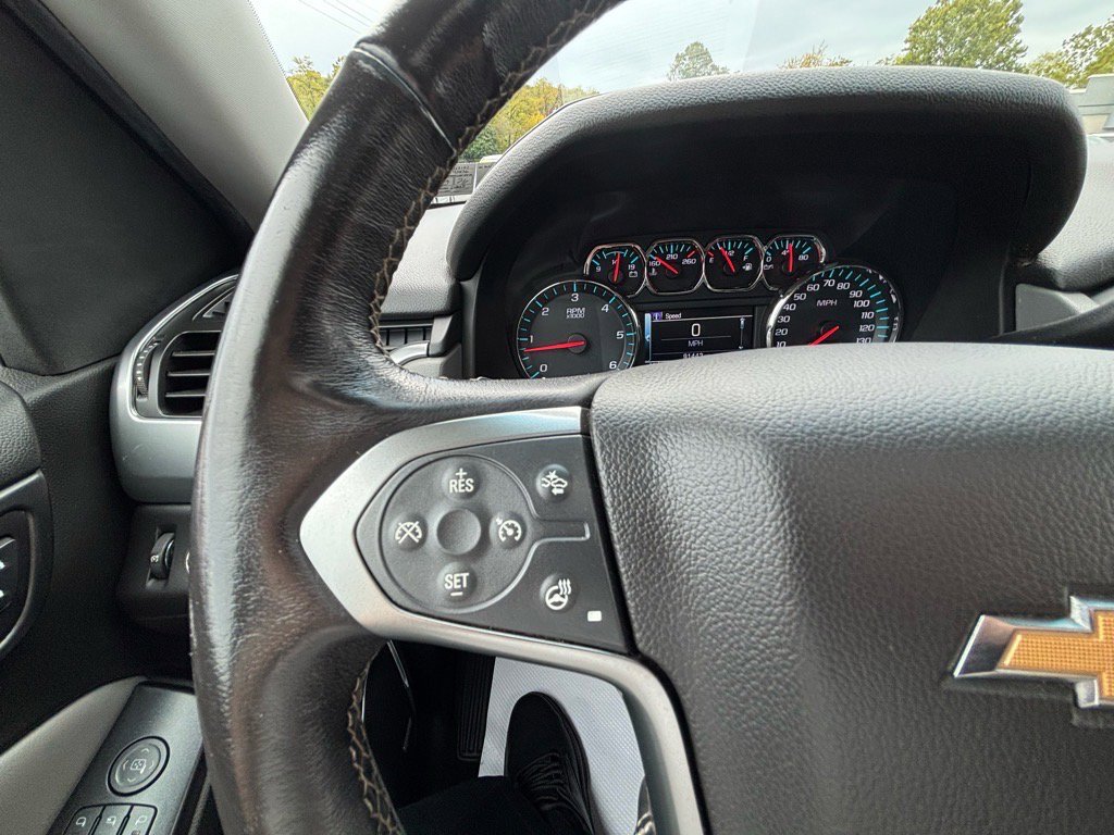 Used 2018 Chevrolet Suburban LT w/ Luxury Package image 29