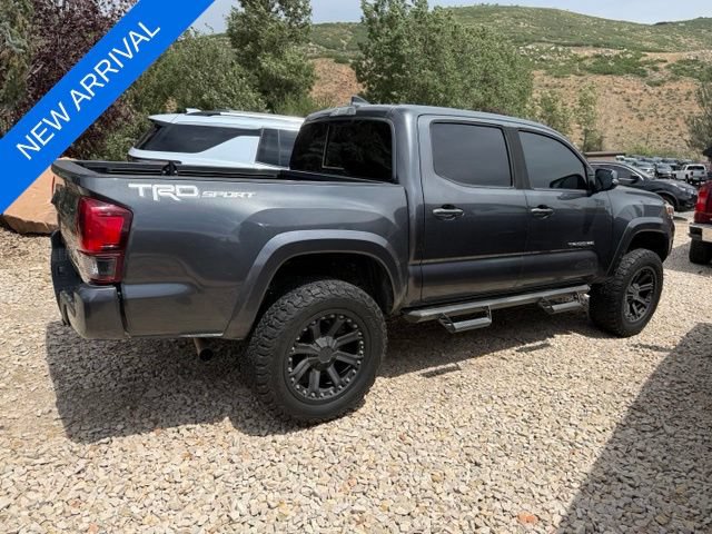 Used 2019 Toyota Tacoma TRD Sport w/ Technology Package RWD image 4