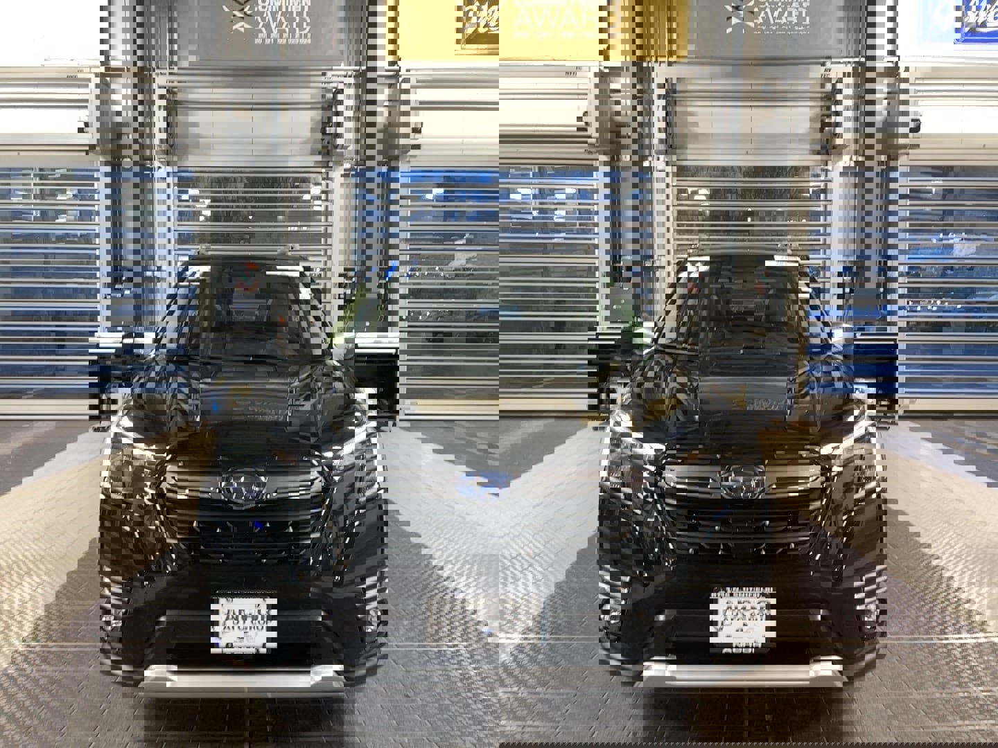 Used 2023 Subaru Forester Touring image 2