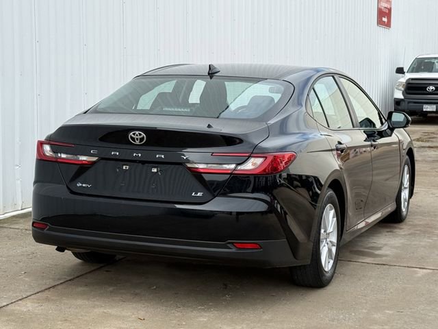Used 2025 Toyota Camry LE image 4