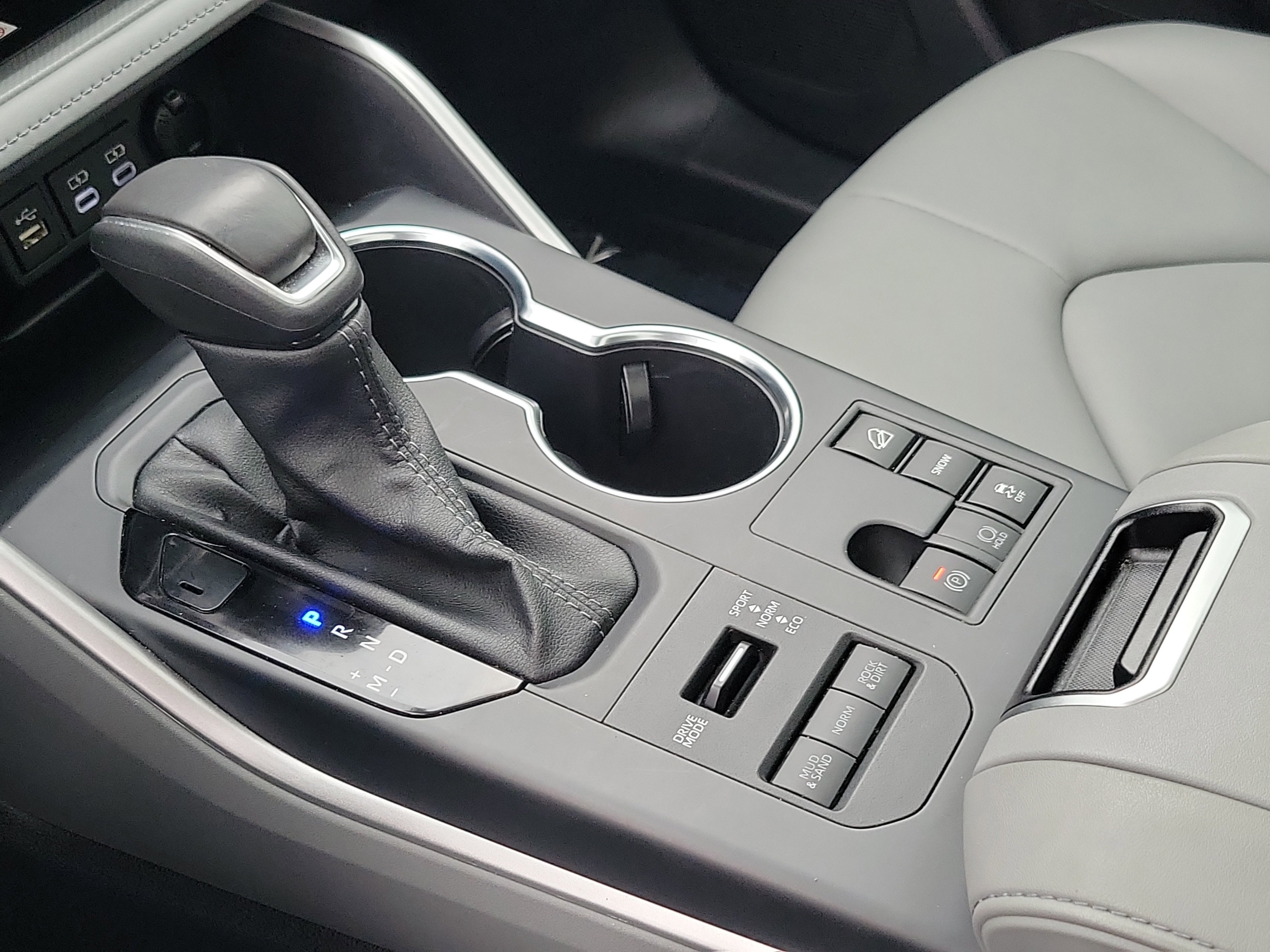 Certified 2025 Toyota Highlander XLE image 35