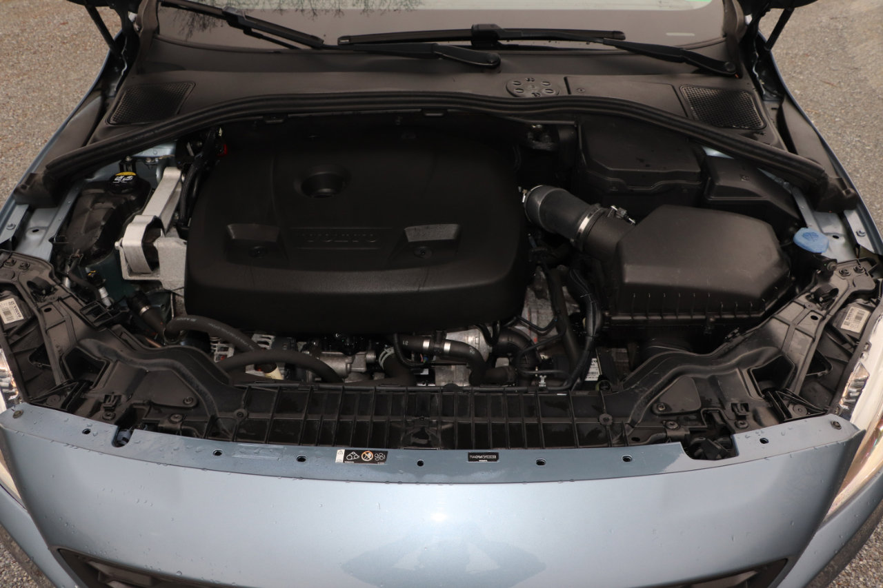 Used 2017 Volvo V60 T5 Cross Country w/ Climate Package image 38