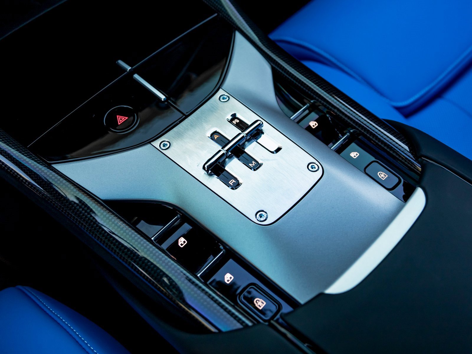 Used 2025 Ferrari Purosangue image 18