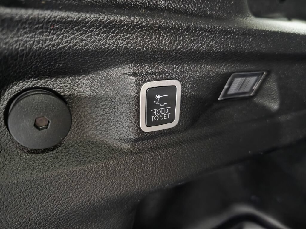 Used 2021 Jeep Grand Cherokee L Limited AWD/4WD image 23