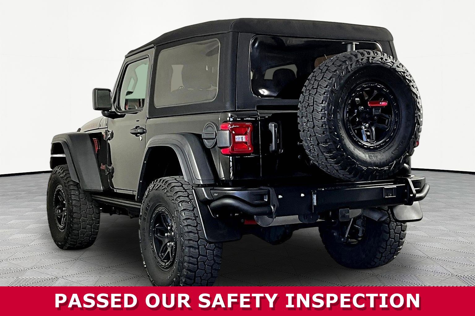 Used 2023 Jeep Wrangler Rubicon AWD/4WD image 4