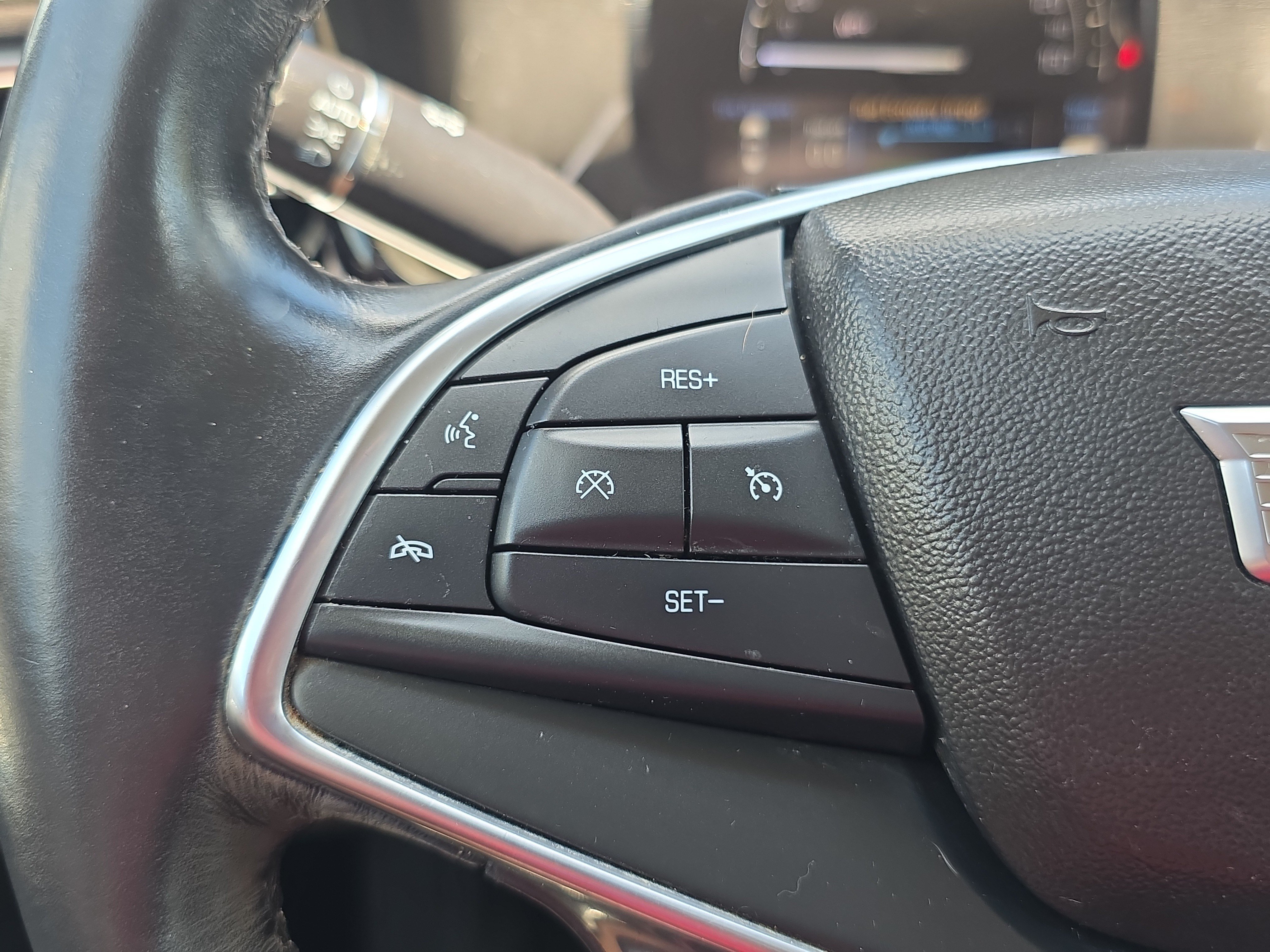 Used 2018 Cadillac XT5 Luxury w/ Driver Awareness Package FWD image 19