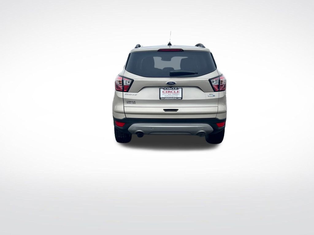 Used 2018 Ford Escape SE image 5
