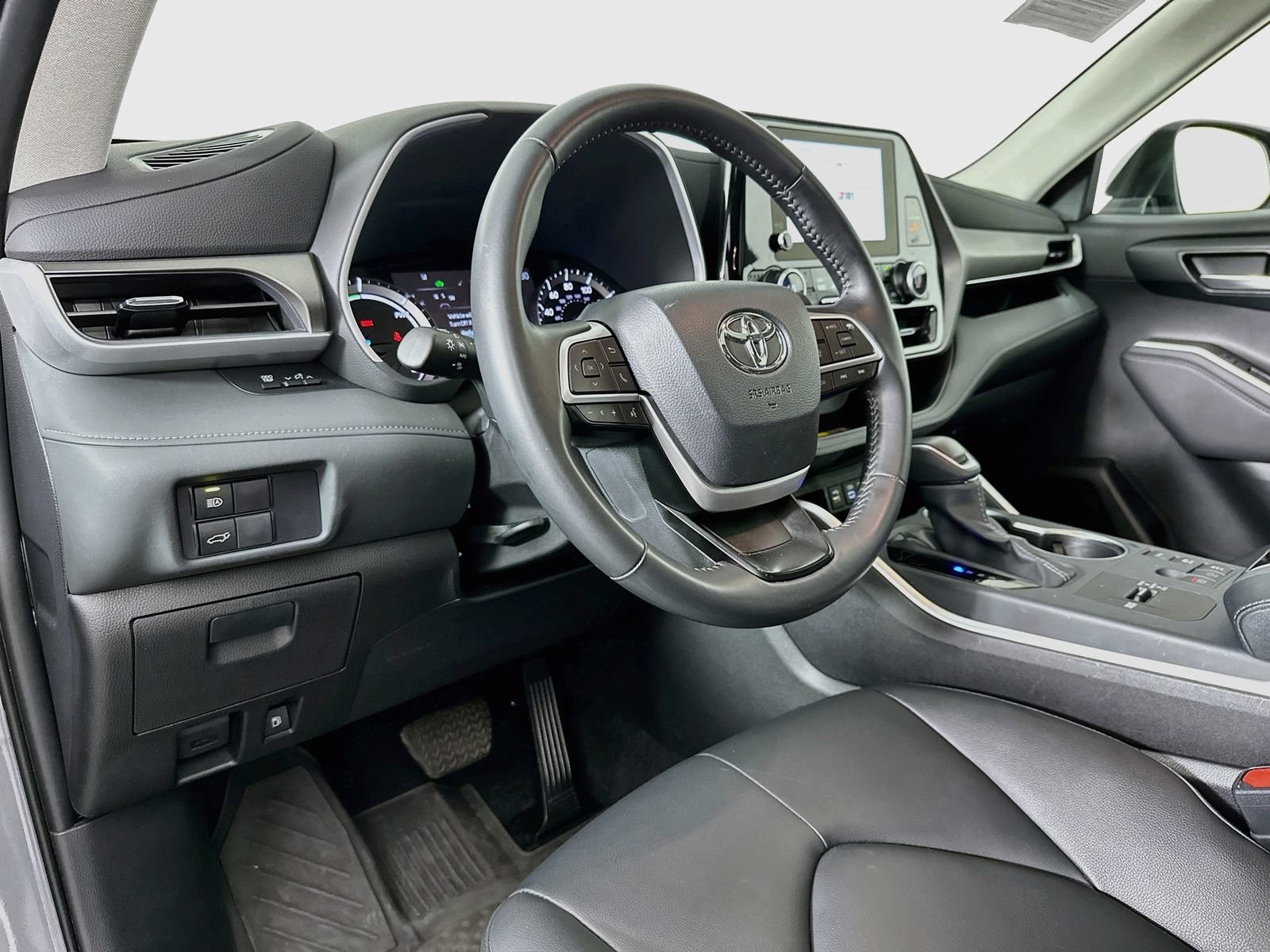 Certified 2026 Toyota Highlander XLE AWD/4WD image 9
