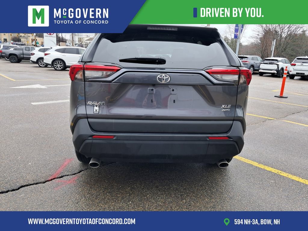 Used 2024 Toyota RAV4 XLE AWD/4WD image 4