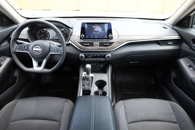 Certified 2025 Nissan Altima 2.5 SV FWD image 21
