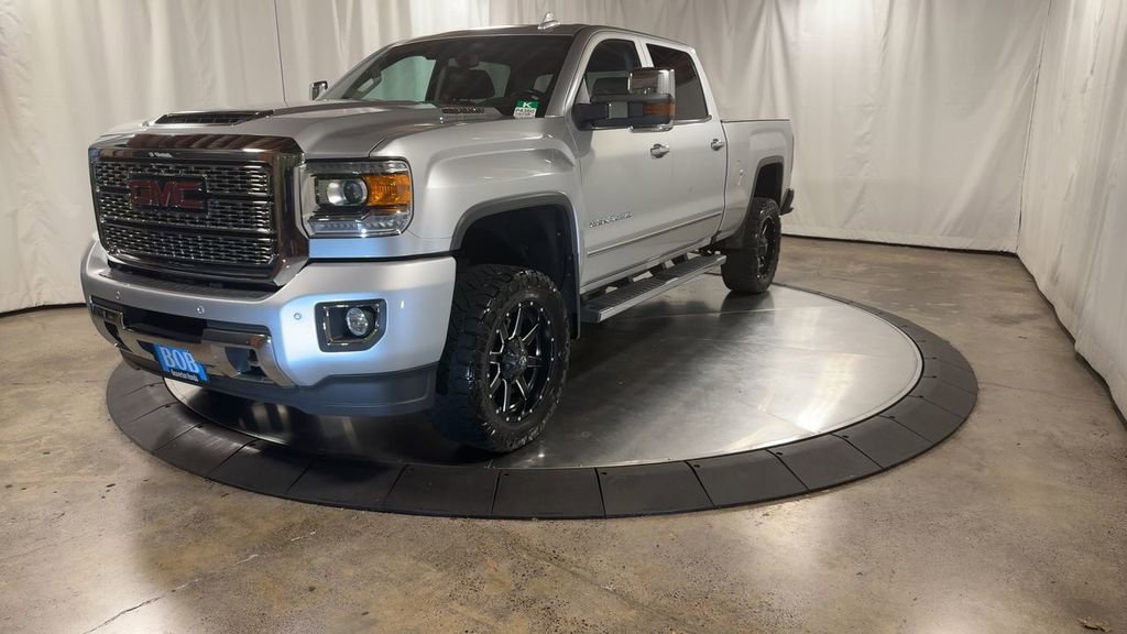 Used 2018 GMC Sierra 2500 Denali w/ Duramax Plus Package image 4