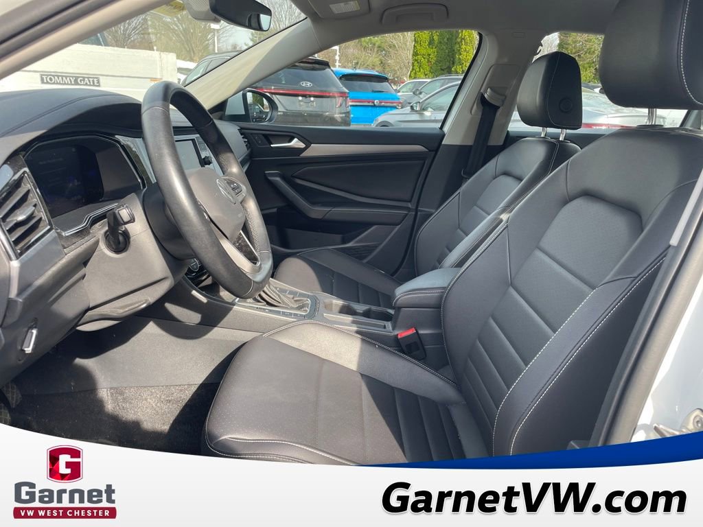 Used 2023 Volkswagen Jetta SE image 10