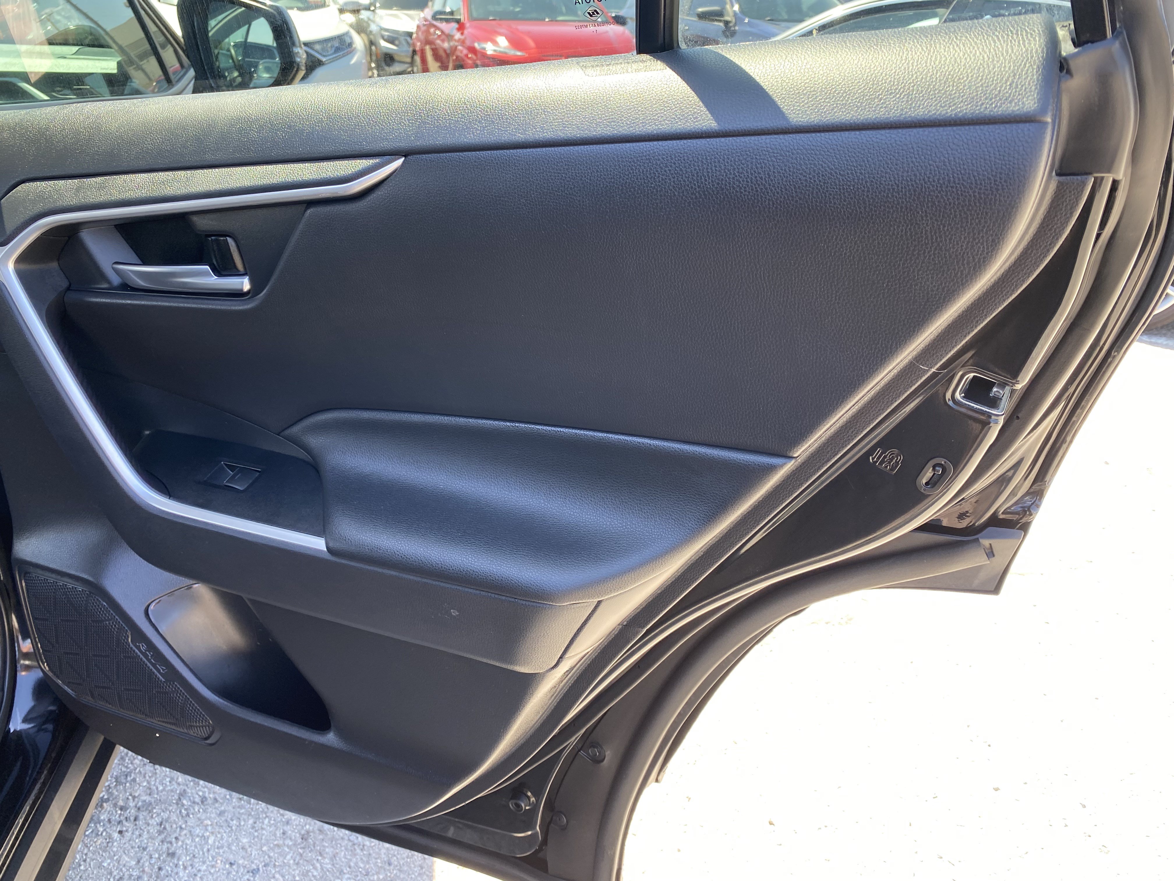 Used 2022 Toyota RAV4 XLE w/ Convenience Package FWD image 18