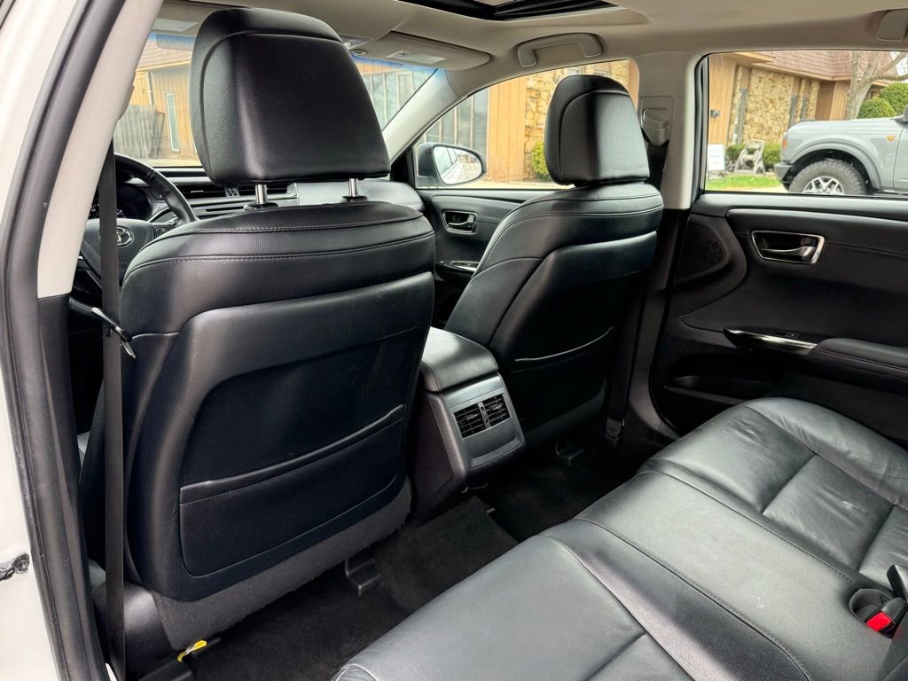 Used 2016 Toyota Avalon Touring image 12