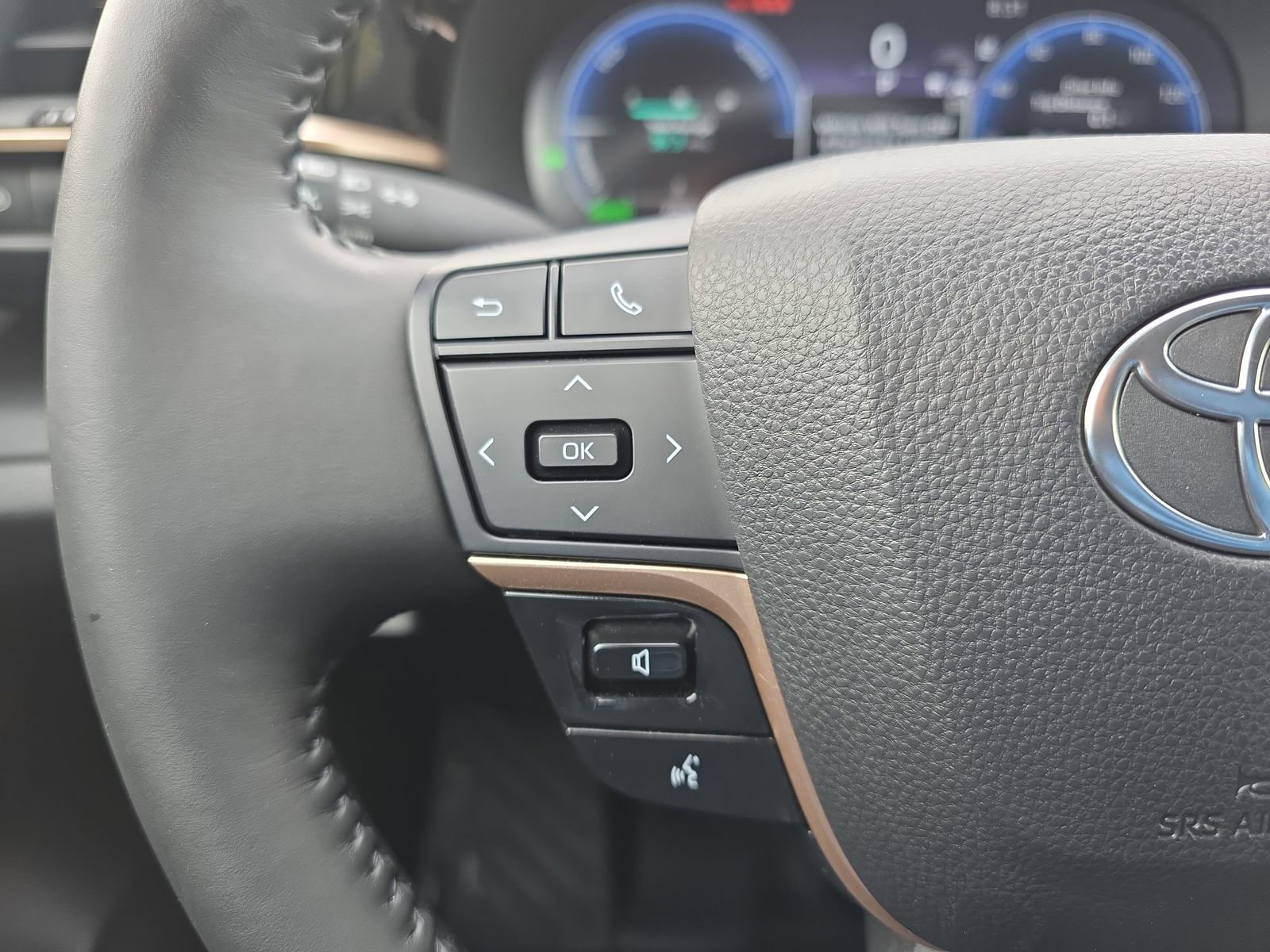 Used 2023 Toyota Crown XLE image 16