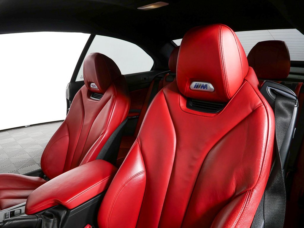 Used 2015 BMW M4 Convertible image 5