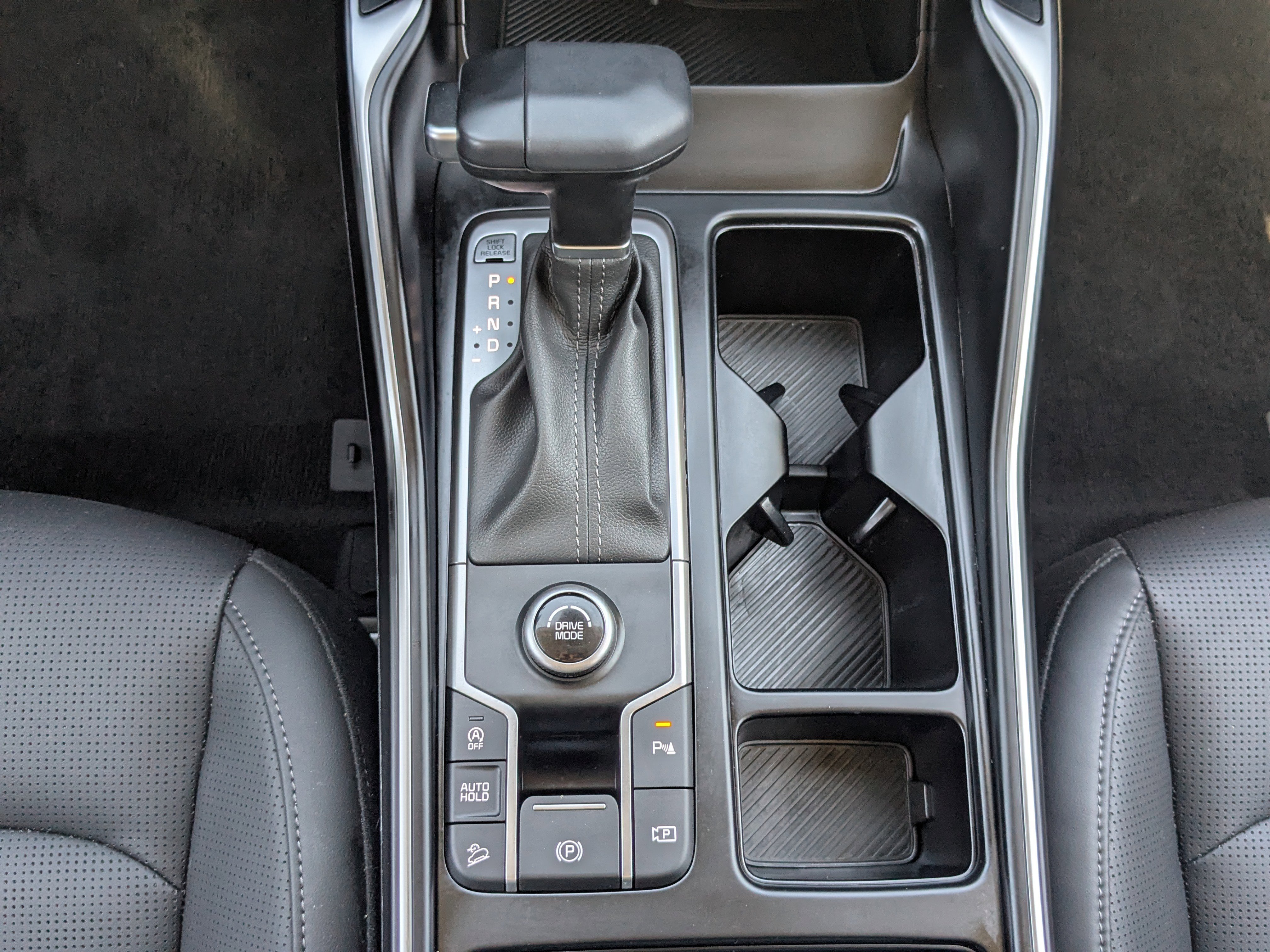 Certified 2025 Kia Sorento S w/ Panoramic Sunroof Package image 18