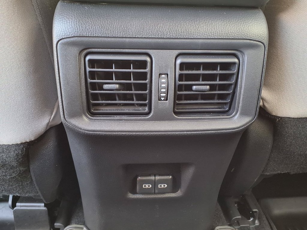Used 2022 Toyota RAV4 XLE w/ Convenience Package FWD image 16