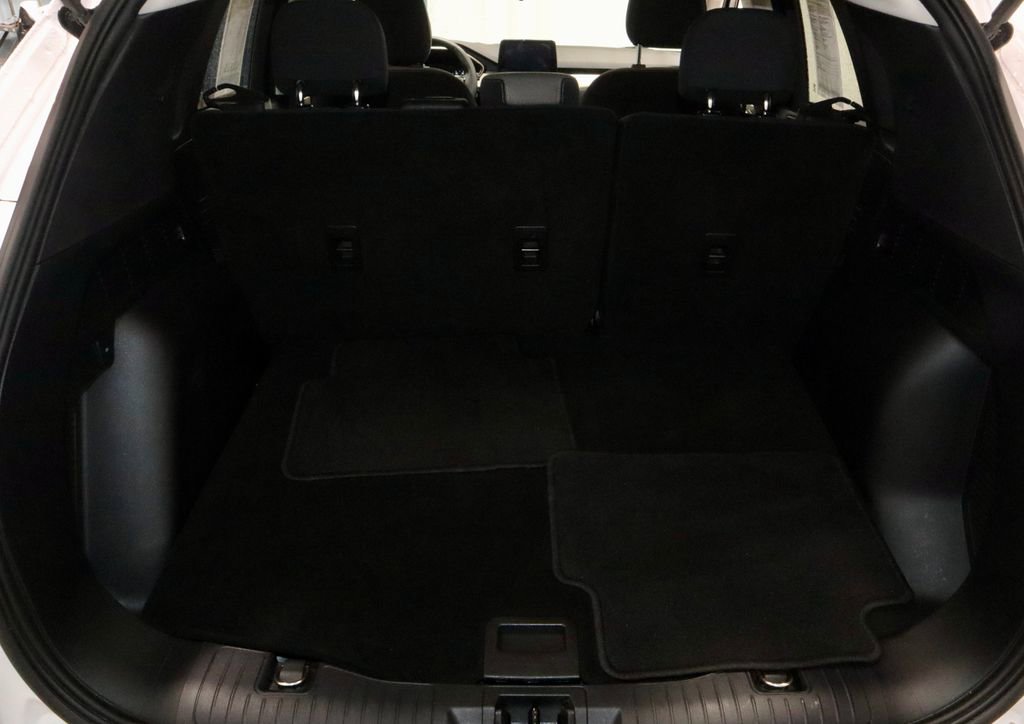 Used 2022 Ford Escape SE w/ Cold Weather Package image 13