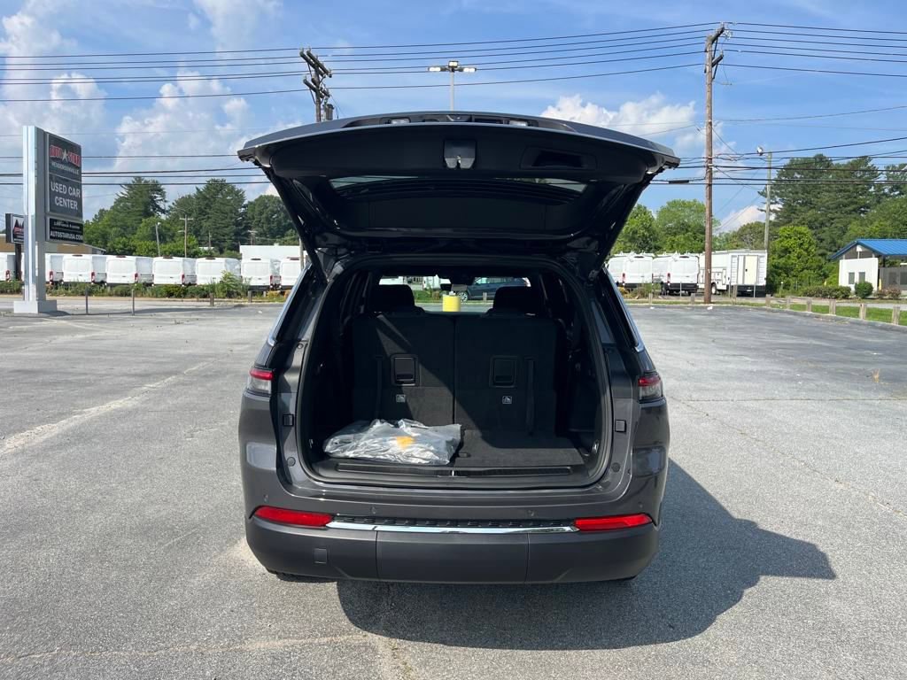 New 2025 Jeep Grand Cherokee L Laredo w/ Luxury Tech Group I image 23