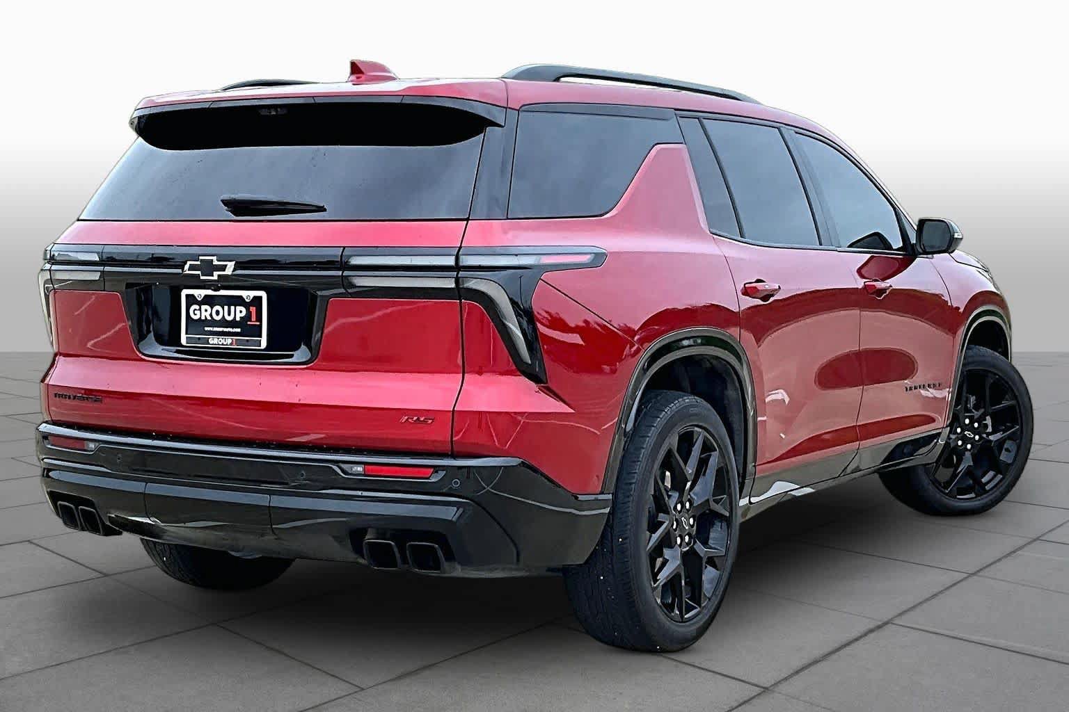 Used 2024 Chevrolet Traverse RS FWD image 13