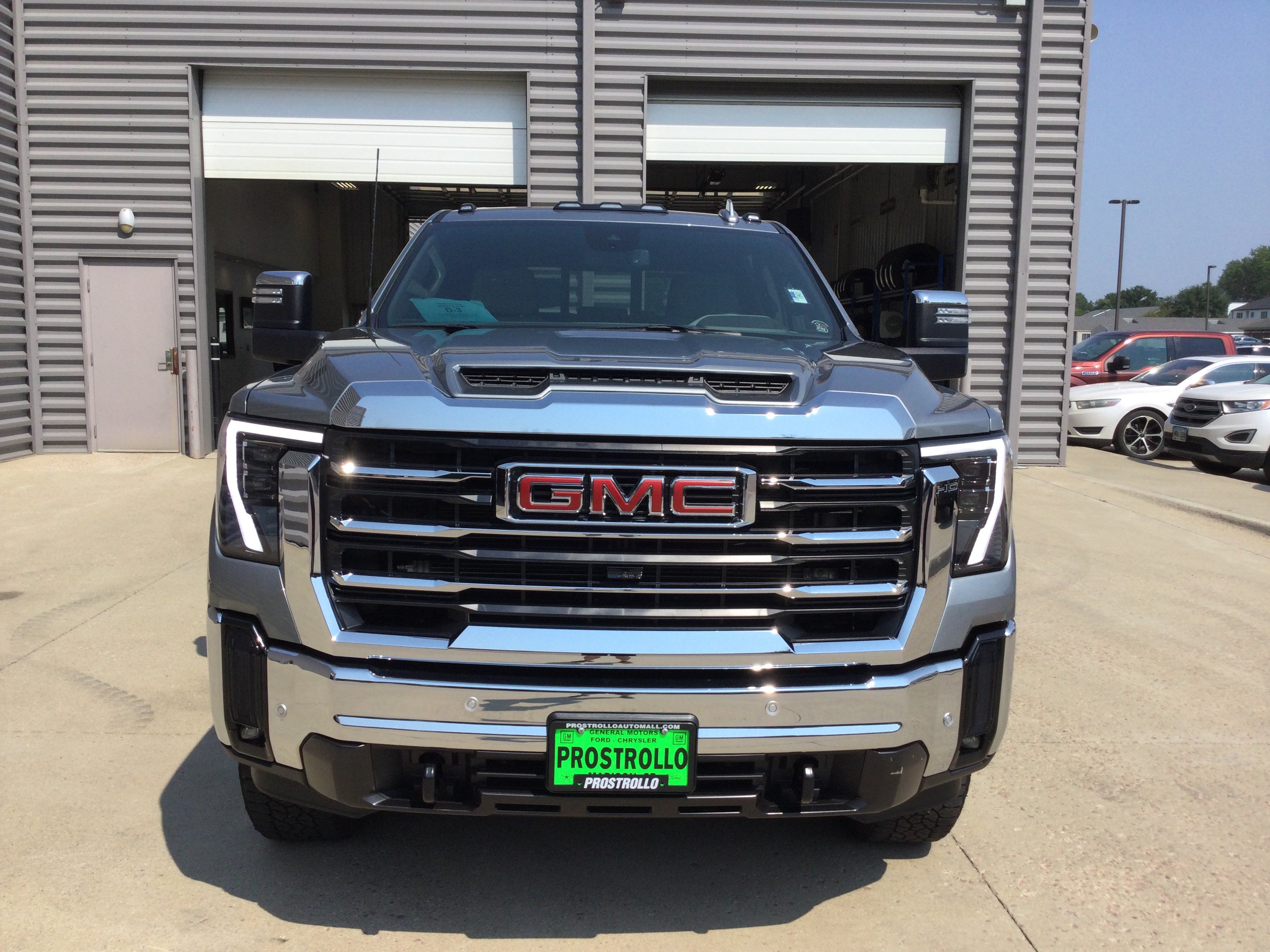 Used 2024 GMC Sierra 3500 SLT w/ SLT Premium Package AWD/4WD image 3