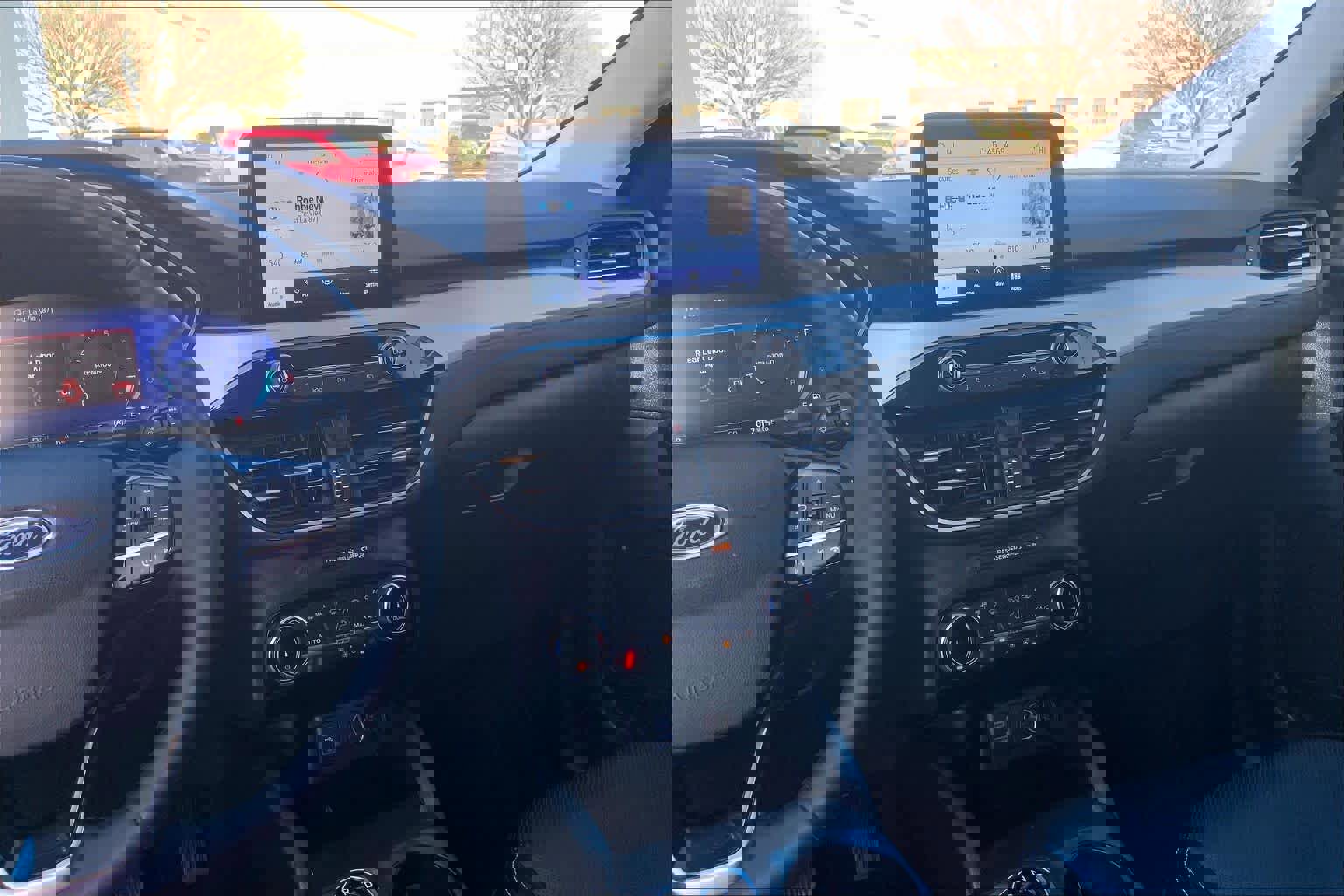 Used 2022 Ford Escape SEL w/ Technology Package image 6