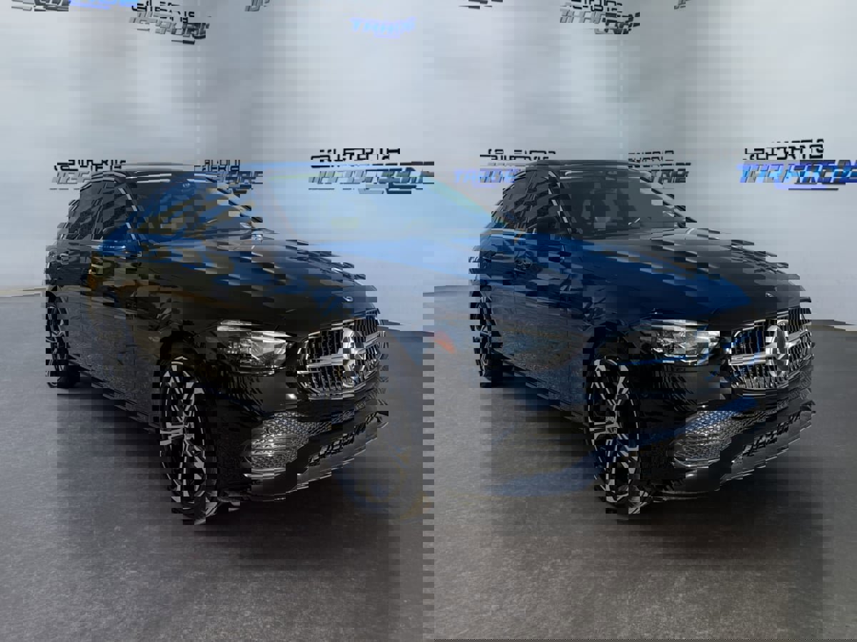 Used 2024 Mercedes-Benz C 300 Sedan image 3