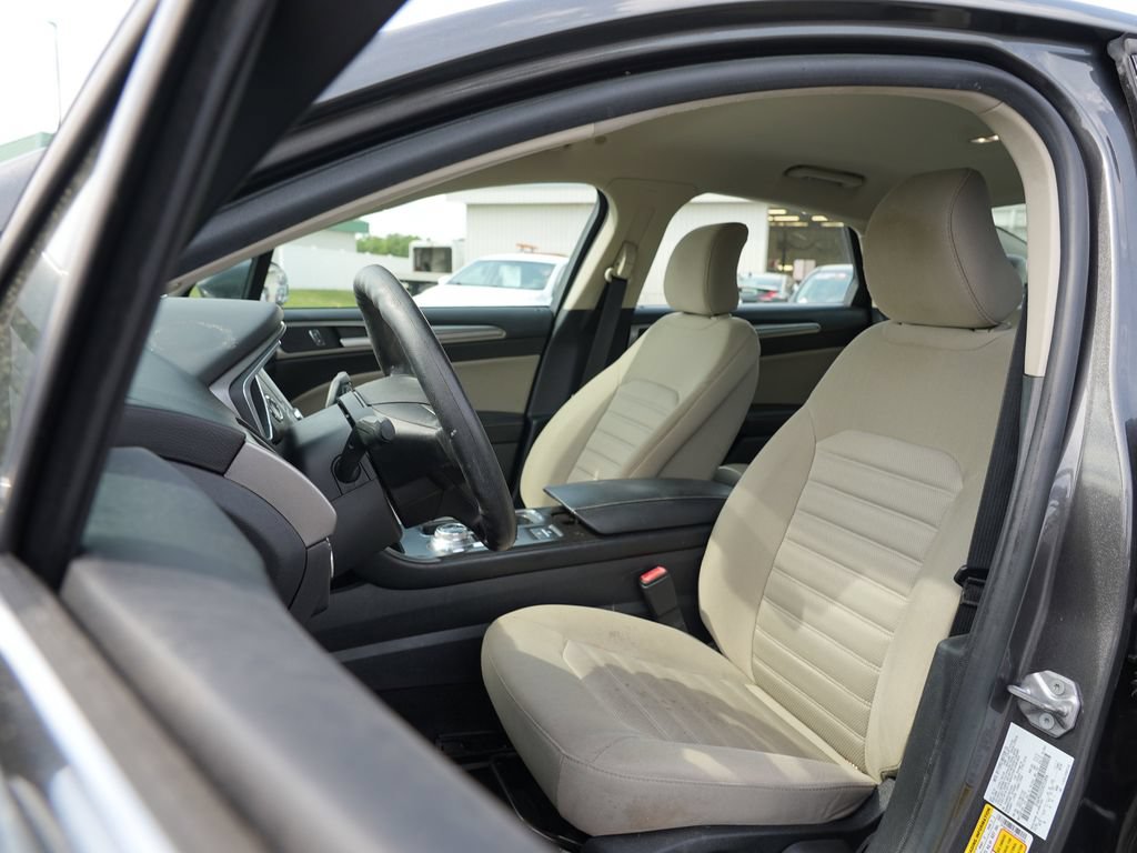Used 2018 Ford Fusion S FWD image 12