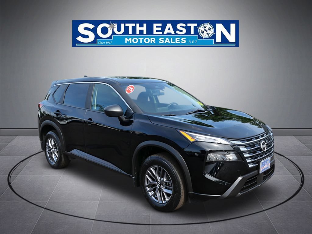 Used 2024 Nissan Rogue S AWD/4WD image 2