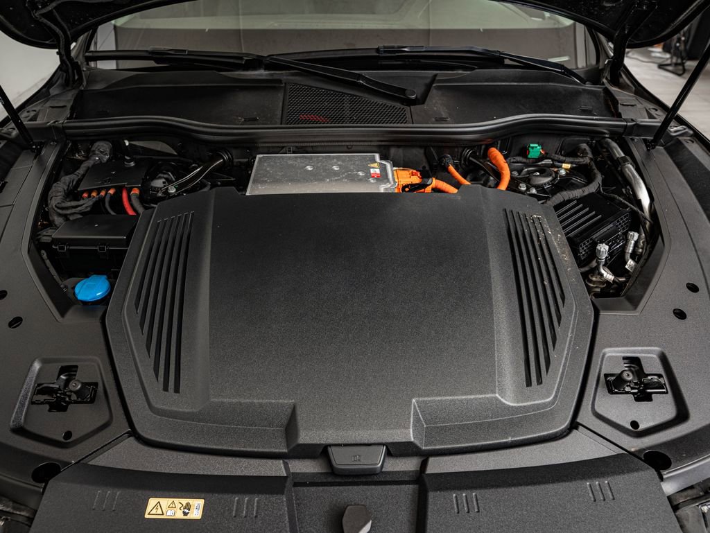 Used 2021 Audi e-tron Premium w/ Convenience Plus Package AWD/4WD image 38