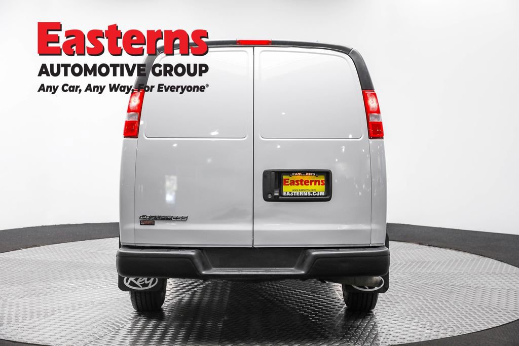 Used 2021 Chevrolet Express 2500 w/ Driver Convenience Package image 6
