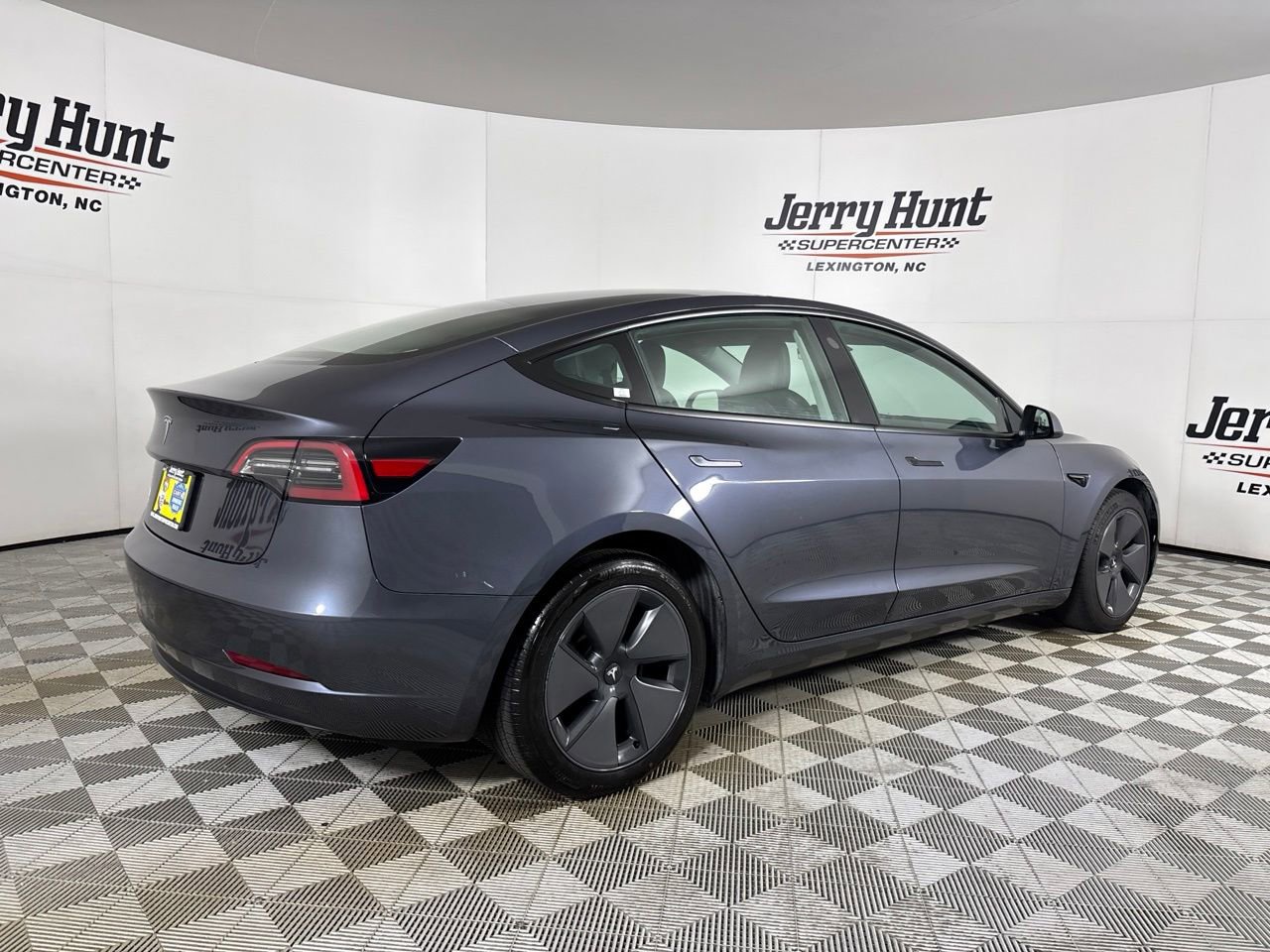 Used 2023 Tesla Model 3 Standard Range RWD image 4