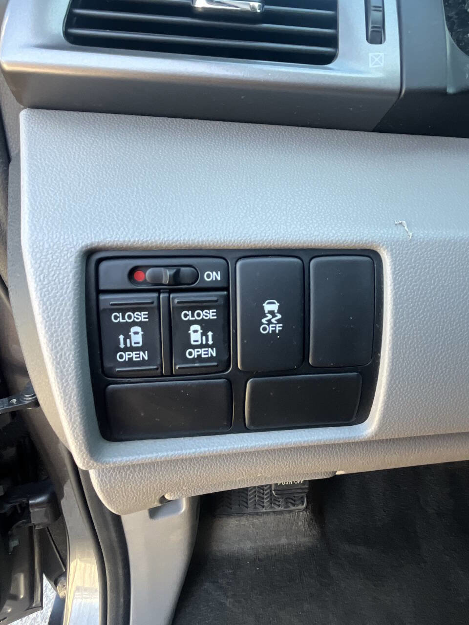 Used 2017 Honda Odyssey SE image 25