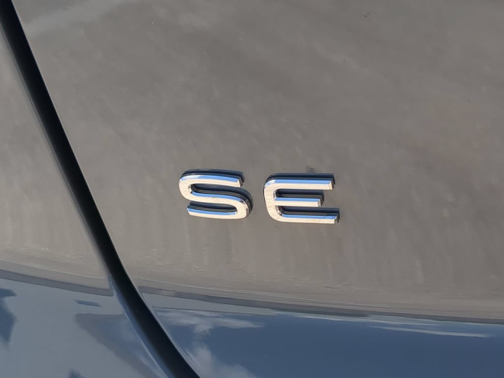 New 2026 Volkswagen Atlas Cross Sport SE FWD image 10