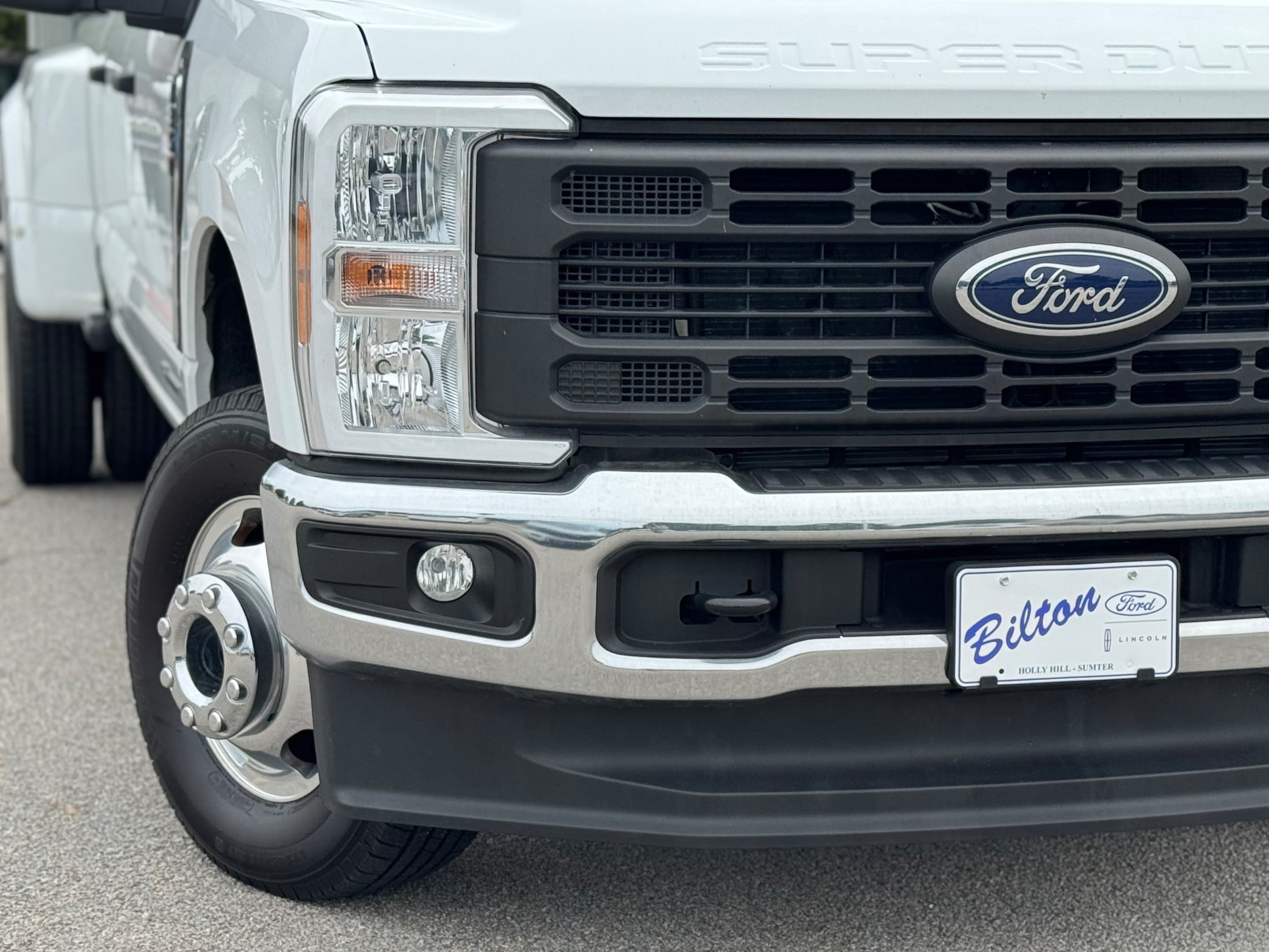 Used 2025 Ford F350 XL AWD/4WD image 3
