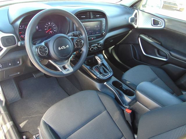 Used 2022 Kia Soul LX FWD image 11